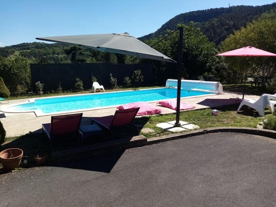 Gite "Le Temps D'Une Pause" Terrasse Et Piscine Coubon 외부 사진