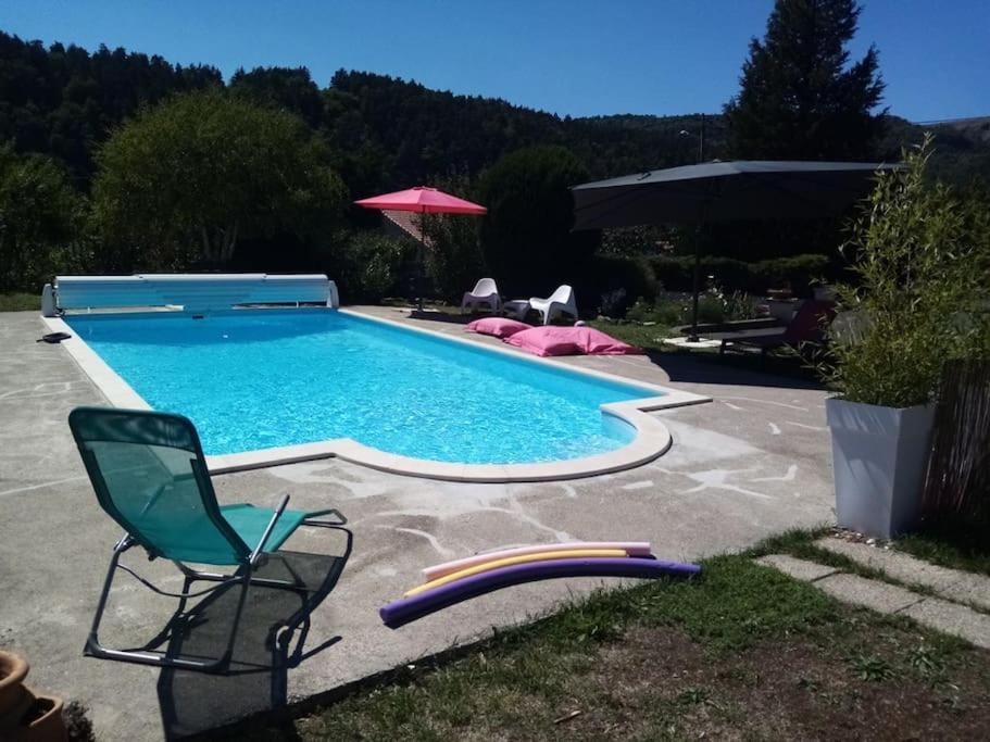 Gite "Le Temps D'Une Pause" Terrasse Et Piscine Coubon 외부 사진